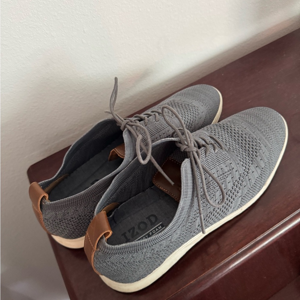 Izod Men's Charcoal Knit Sneakers